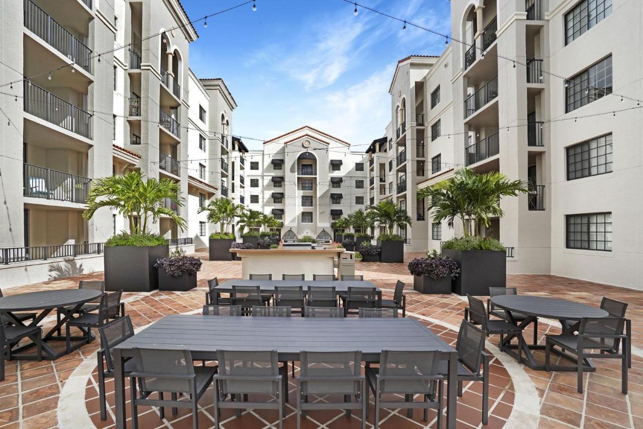 מיאמי Dharma Home Suites Coral Gables At Gables Grand Plaza מראה חיצוני תמונה