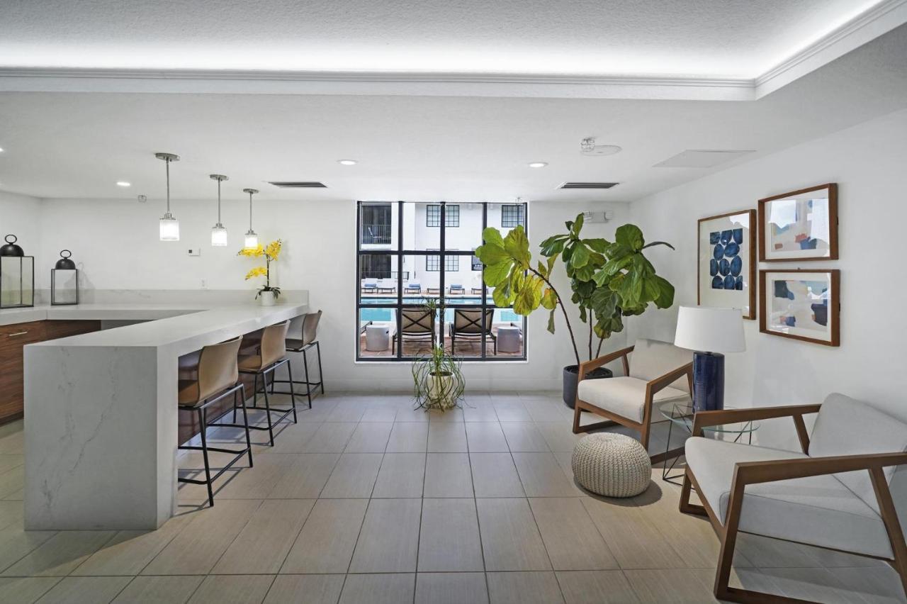 מיאמי Dharma Home Suites Coral Gables At Gables Grand Plaza מראה חיצוני תמונה