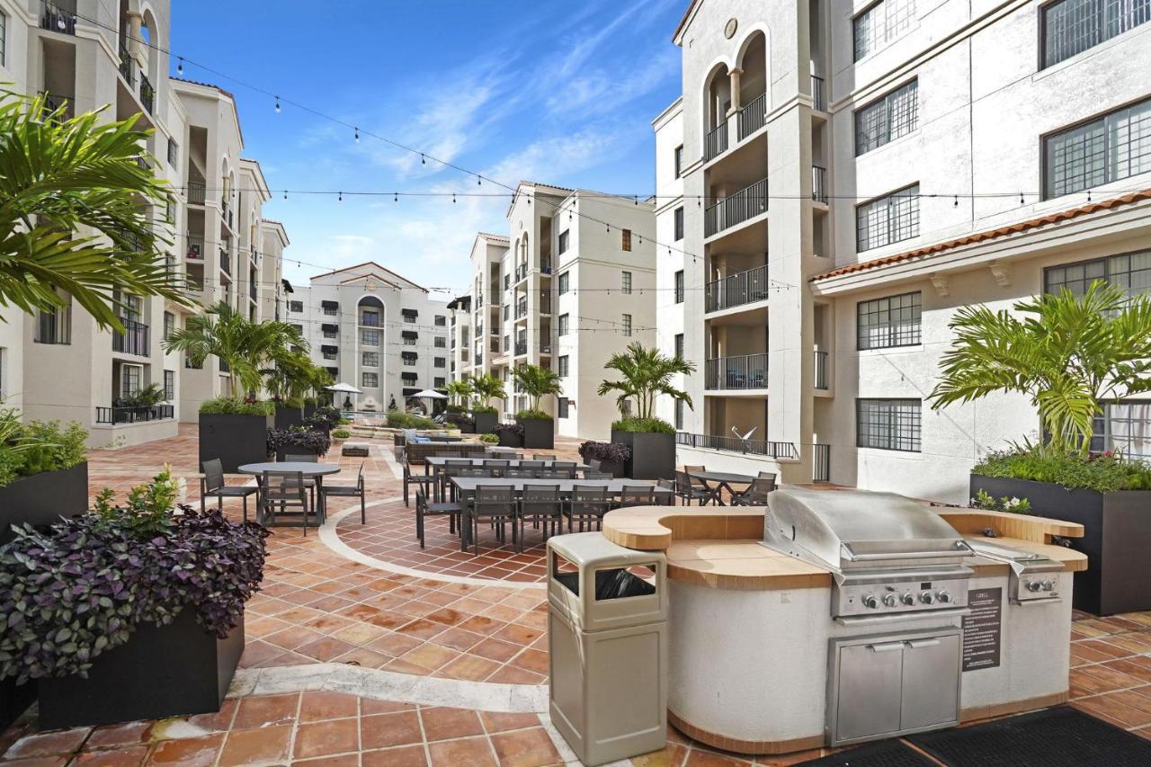 מיאמי Dharma Home Suites Coral Gables At Gables Grand Plaza מראה חיצוני תמונה