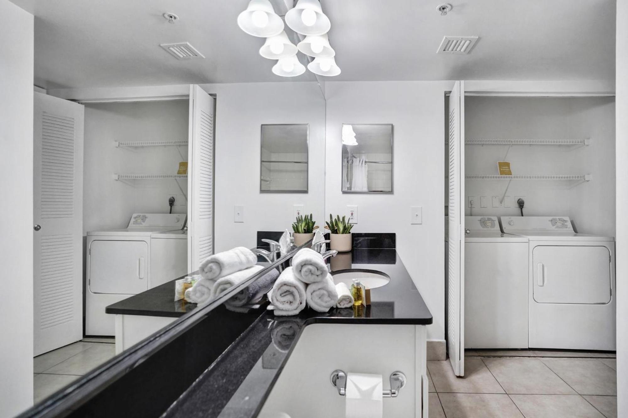 מיאמי Dharma Home Suites Coral Gables At Gables Grand Plaza חדר תמונה
