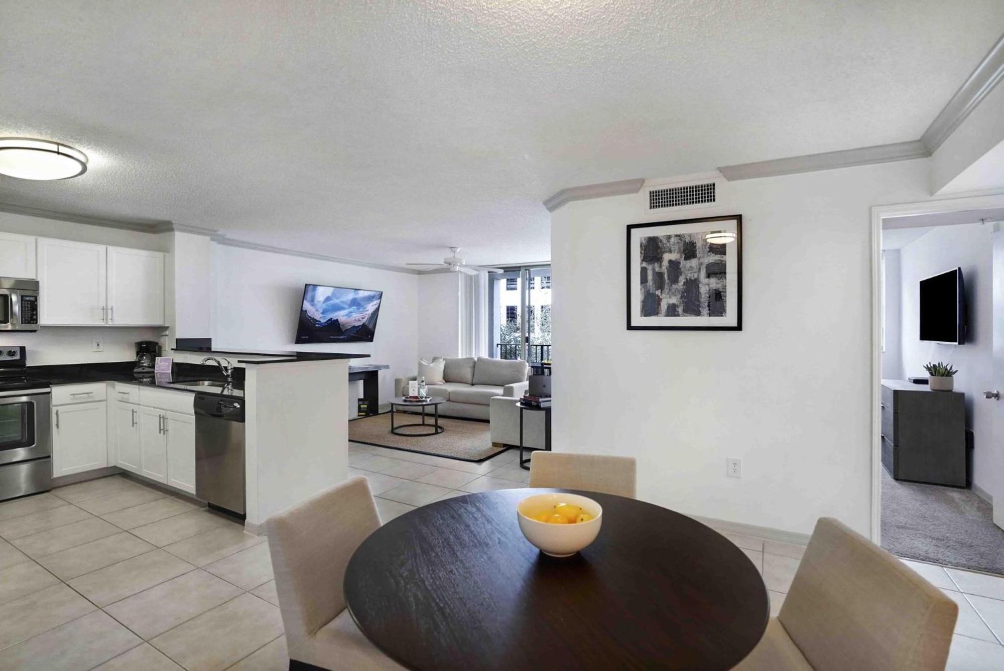 מיאמי Dharma Home Suites Coral Gables At Gables Grand Plaza חדר תמונה