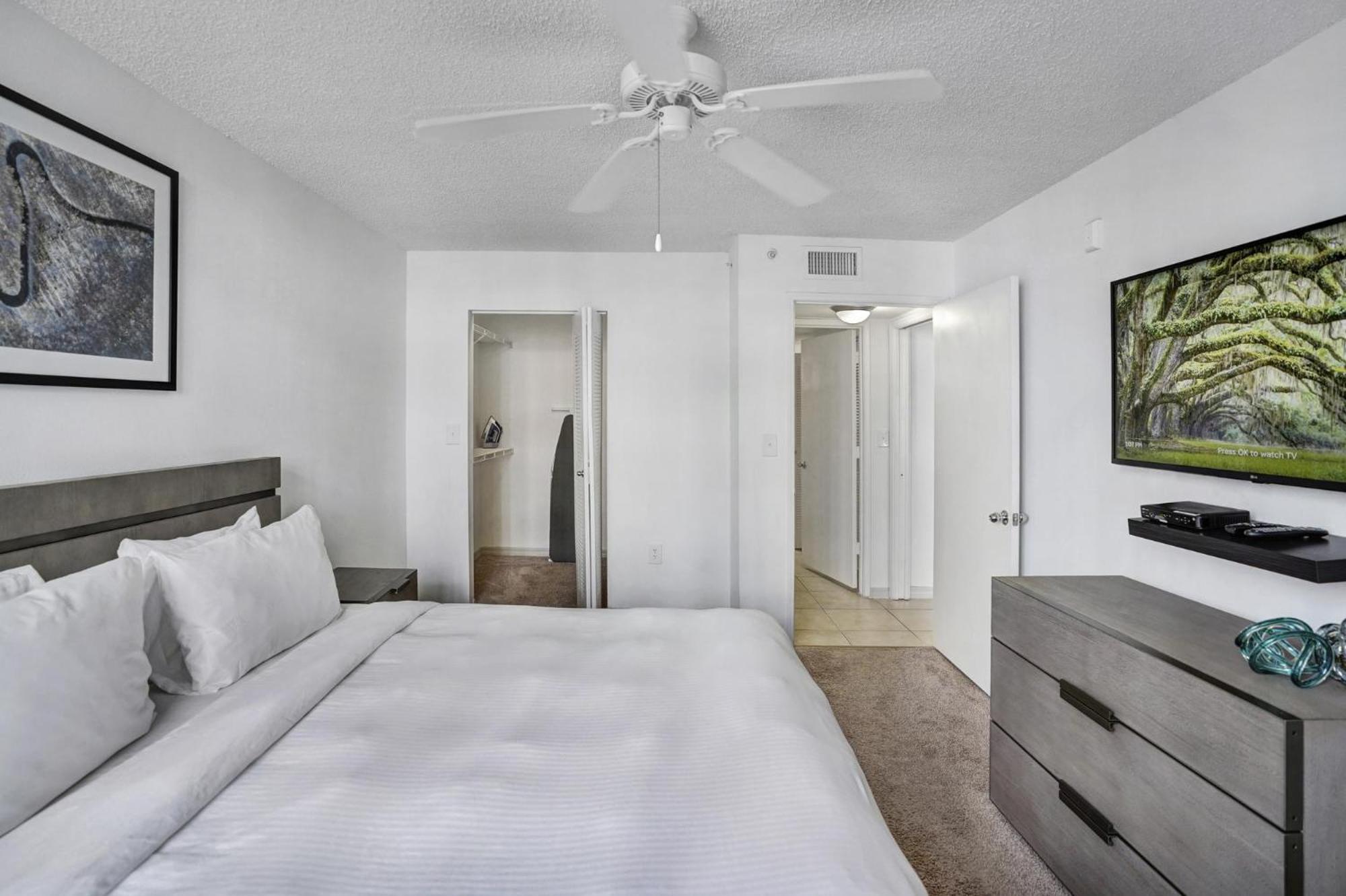 מיאמי Dharma Home Suites Coral Gables At Gables Grand Plaza חדר תמונה
