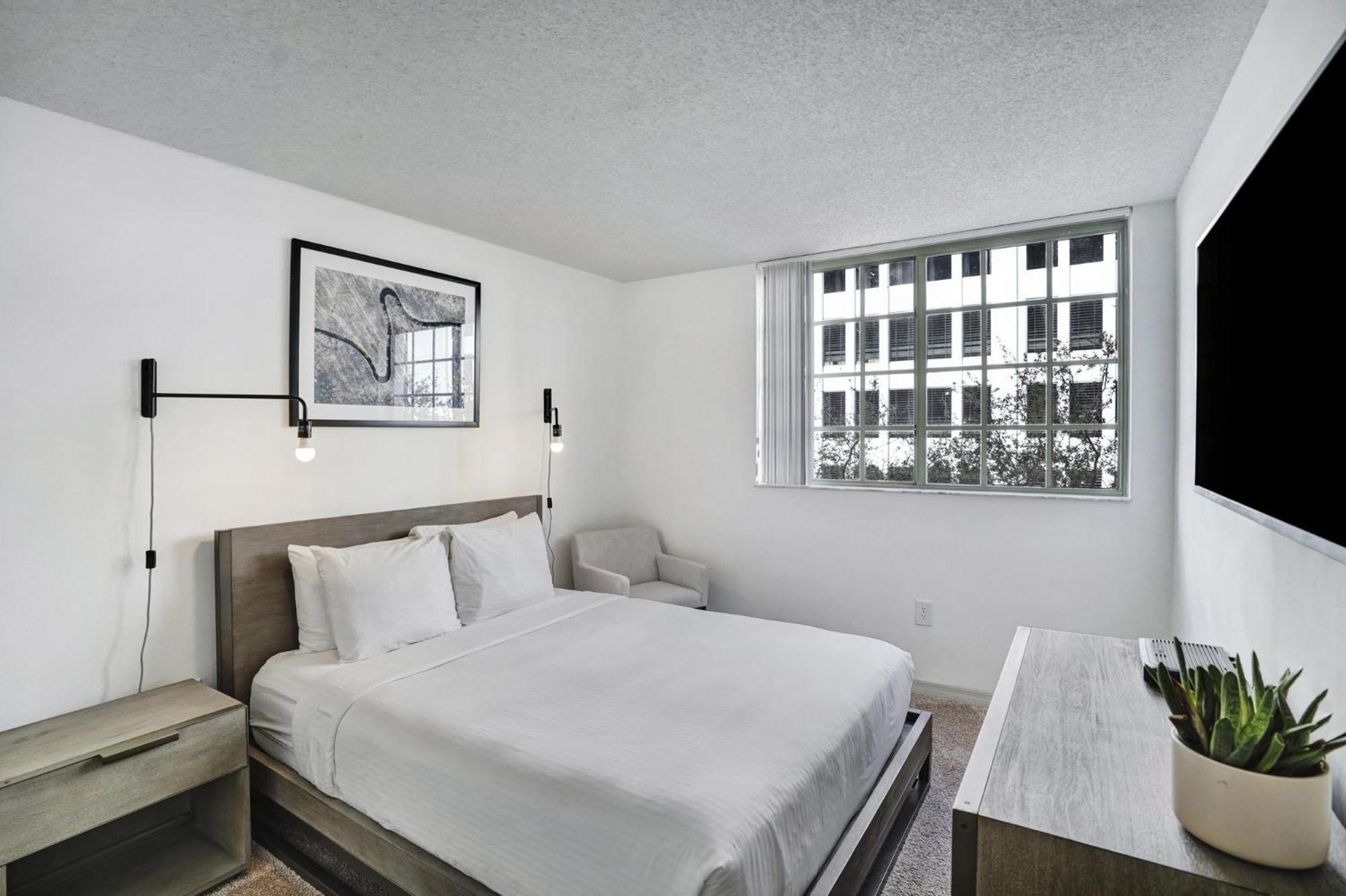 מיאמי Dharma Home Suites Coral Gables At Gables Grand Plaza חדר תמונה