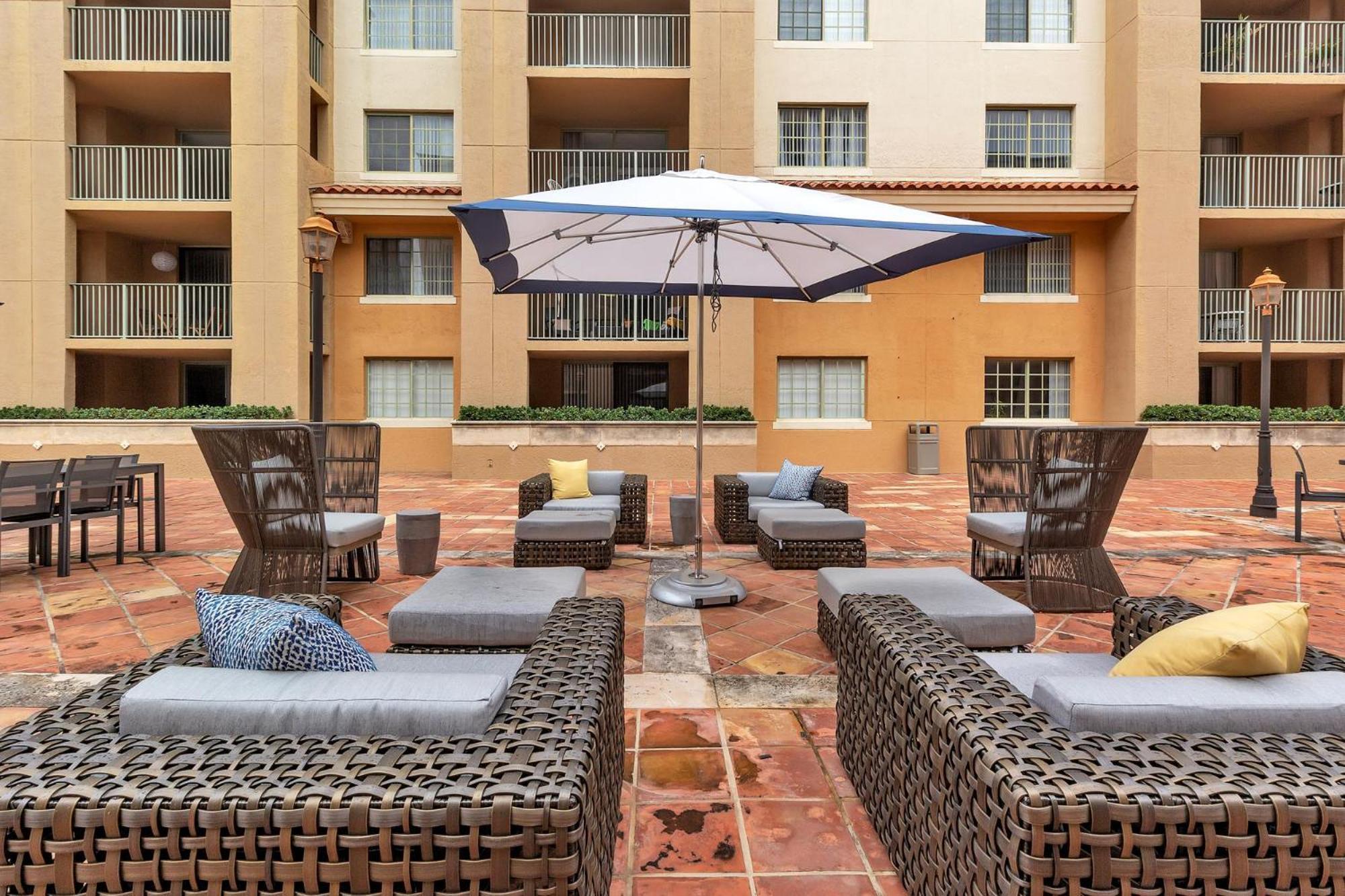 מיאמי Dharma Home Suites Coral Gables At Gables Grand Plaza חדר תמונה