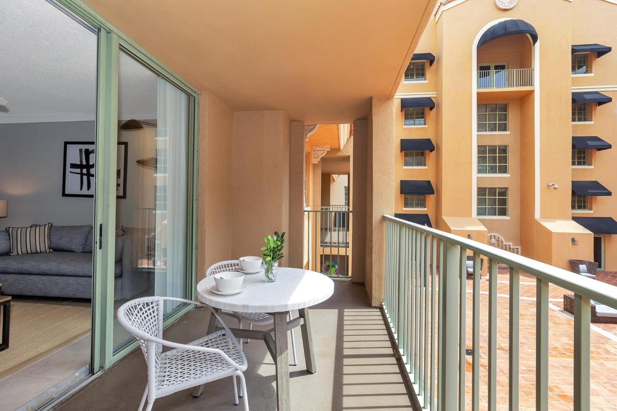 מיאמי Dharma Home Suites Coral Gables At Gables Grand Plaza חדר תמונה